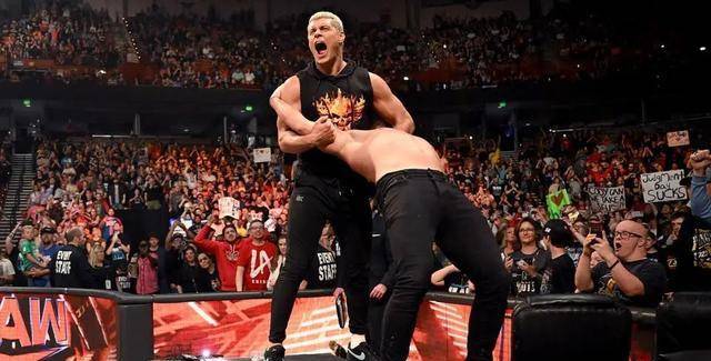 168娱乐-屡遭针对，WWE选手发文警告达米安，多米尼克主动缓解矛盾！