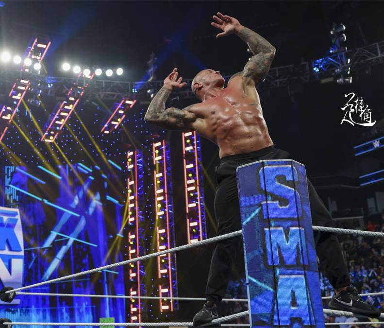 168娱乐-“CM朋克回归”热度打破WWE纪录，兰迪重返SD“爹味”十足！
