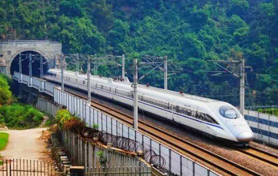 全国铁路第四季度列车运行图启用-成都至广州-香港高铁旅行时间大幅压缩