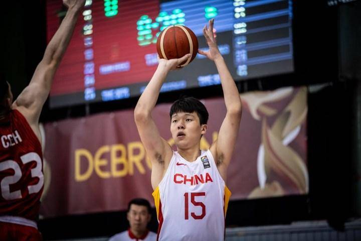 168娱乐-中国队员杨瀚森登上NBA选秀网站，有望在首轮被凯尔特人选中