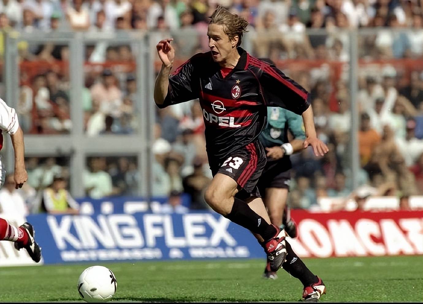 168娱乐-娱乐足球资料-AC米兰1998-1999赛季意大利杯，两回合不敌拉齐奥，止步次轮