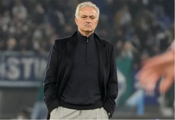 168娱乐-曼联应该邀请穆里尼奥担任临时主教练直到赛季结束